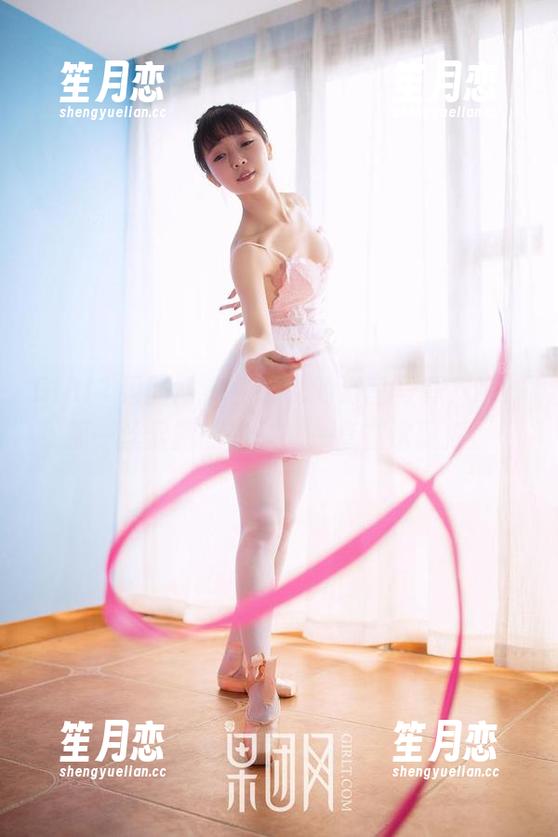 GIRLT果团网-松果儿 GIRLT果团网 - 松果儿的浴室写真,哦,那一丝显露的肌肤,一直在这飘摇。