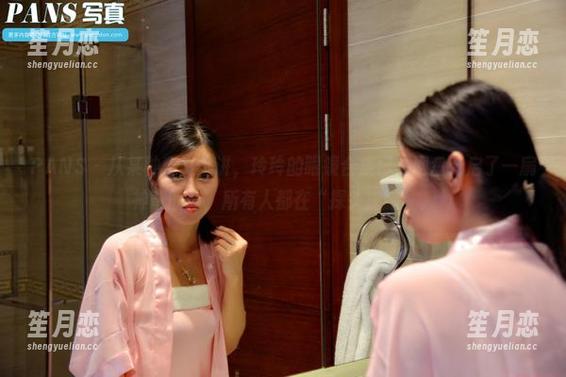 PANS - 从某种意义上讲，玲玲的眼镜合集已在网盘开启了一扇神奇的窗，所有人都在“探头探脑”。
