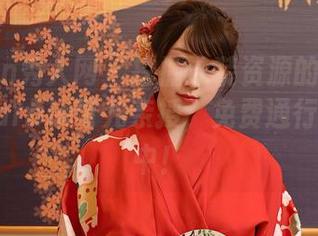 Xiuren秀人网 – 挖掘泳装资源的正确姿势！Barbie可儿亲授，免费通行证发放中！