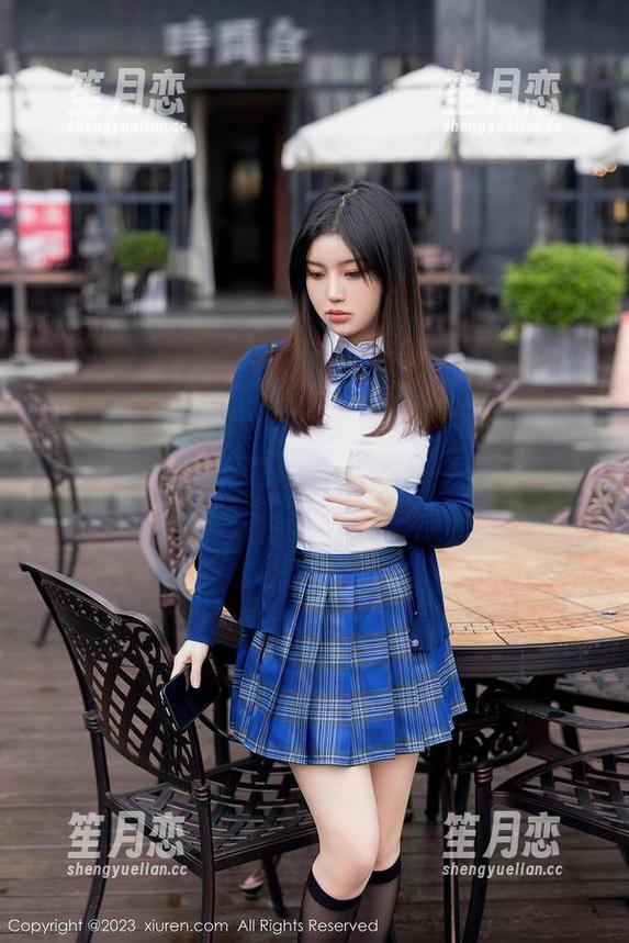 Xiuren秀人网 - 伊小七MoMo的女王次元：网盘满满的合集，里面藏了多少小秘密？