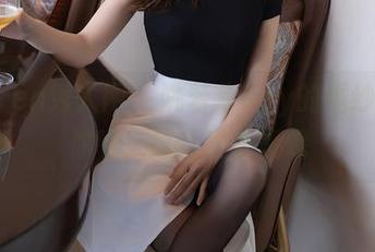Xiuren秀人网 – 姚若兮vay的婚纱梦：你瞧，这红线多紧呢
