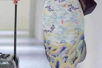 Xiuren秀人网 – 小乔babyb的写真：甜心本心，快来吃糖吗？