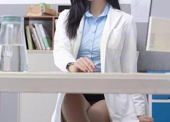 Xiuren秀人网 – 浴缸里的星小兔Meetu：一泳就沉迷，原图让我看了也想泡泡
