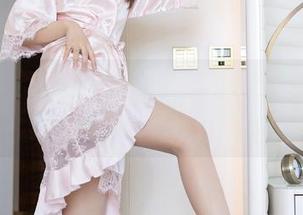 Xiuren秀人网 – 杨晨晨在水里翻滚，死库水与轻松的夏日写真