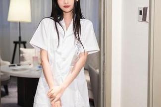 Xiuren秀人网 – 工作服与眼镜完美融合，杨晨晨的私拍让人五味杂陈！