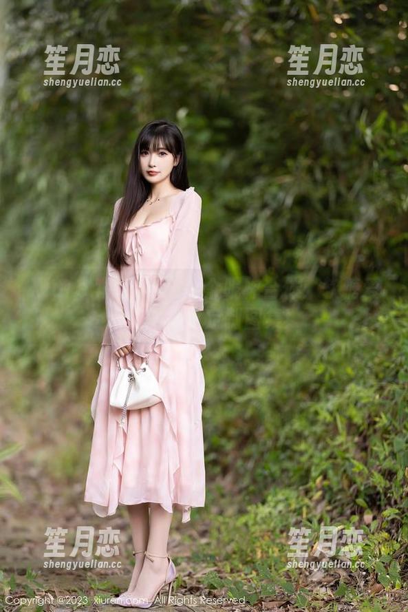 Xiuren秀人网-软糖爱喝奶 Xiuren秀人网 - 两个昵称合体:软糖爱喝奶的少女定制图集!