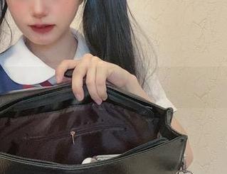 黑猫合集：倦倦喵的图片，懒散得不可思议