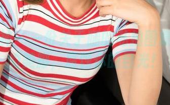 克拉女神 – 一份关于腿的私拍图集：依依的美脚，腐蚀你的目光！