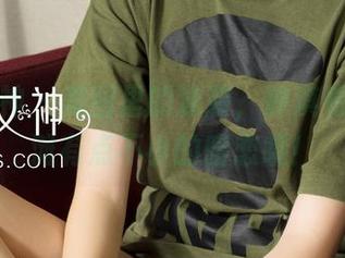 克拉女神 – 美图里的泳装，钟淇看来跟沙滩有点不小的暗恋哦！
