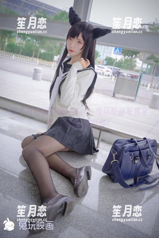 草坪与细腿的完美结合：兔玩映画写真全集，腿长就是任性！