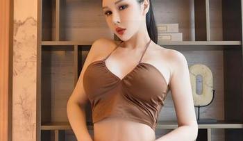 嗲囡囡 – 打开沐娜娜的油亮写真，这不只是作品集，简直是开启了一个闪闪发光的新维度！