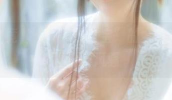 一探究竟，“坏露露香宝”的全套写真美脚独领风骚