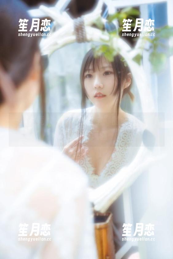 一探究竟，“坏露露香宝”的全套写真美脚独领风骚