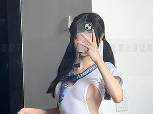 微密圈 – 比基尼不止是穿衣服，女刺客的白色合集分享让每个角度都能变成风景。