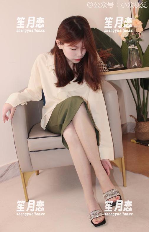 小众视觉-敏儿 小众视觉 - 浴缸里,敏儿慢悠悠游走,高清镜头下的那些微妙变化,挺有趣的。