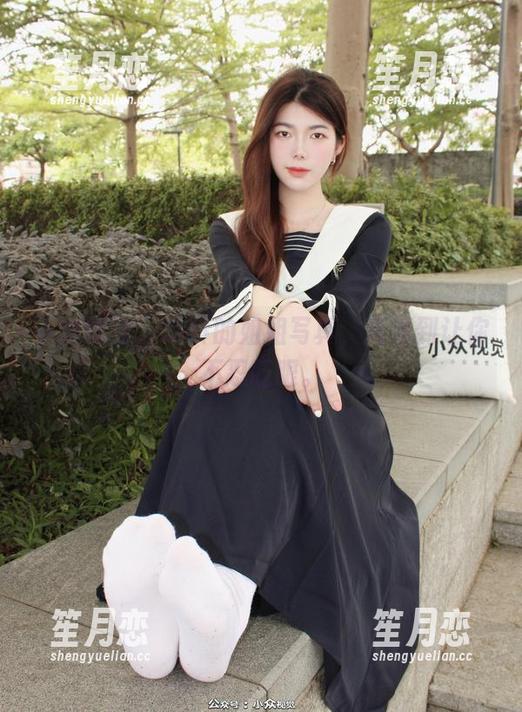 小众视觉-玲玲 小众视觉 - 玲玲的姐姐写真,高清到让你不忍眨眼。