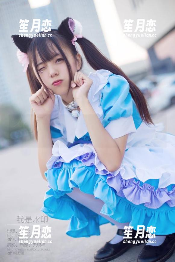 小野妹子w 游泳圈里的小野妹子w,猫系泳衣,加点水花更惹眼。