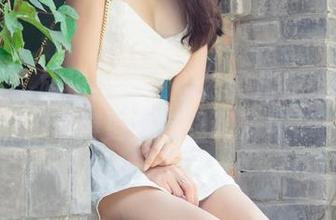 尤果网 – 旗袍再炫？娜依灵儿在线画像里显得更尤其强调了！
