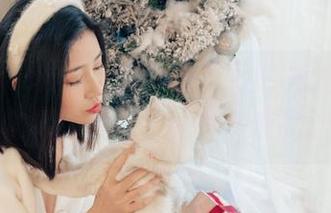 年年Nnian又来私拍，夏日时光里那些必收藏的美图，还是老套路。