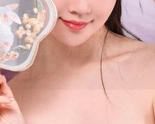年年Nnian出没，浴室成私拍圣地：资源潇洒而来，我乐此不疲！