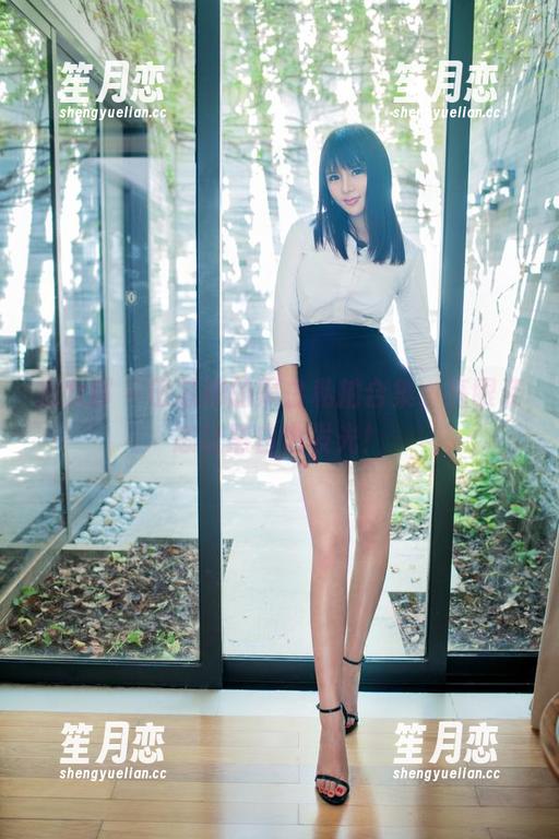 推女郎-田芯娜 推女郎 - 田芯娜的黑白私拍合集,亮眼姿态让黑白也发光!