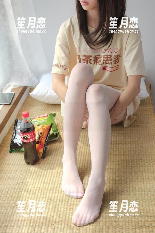 森萝财团 森萝财团的黑丝亮皮超短裙,分享给你,高清过头!