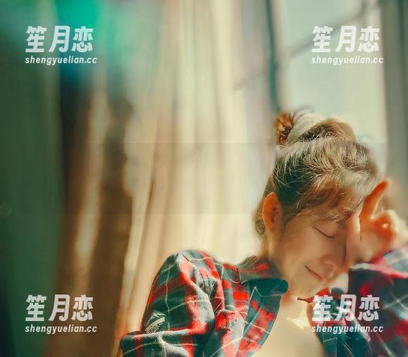看樱晚gigi的图册，长腿让人浮想联翩，还真是个cos的好机会呢！