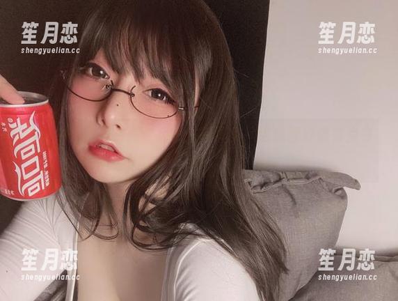 波动中的次屁啦，透明女仆写真集！这氛围好像有点奇妙