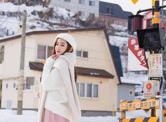爱蜜社 – sugar小甜心CC与她的秘书写真合集，让办公室充满了一丝不同寻常的电流感。