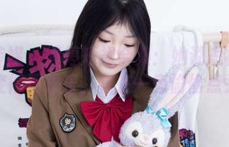 物恋传媒 – 婷婷短裙合集：她说短裙能让人变得更快乐，我在一旁偷偷点头。