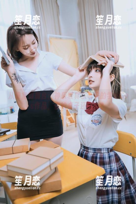 神乐坂真东 从课堂到舞台:神乐坂真东带来的学妹Cos作品,你的桌子还稳吗?
