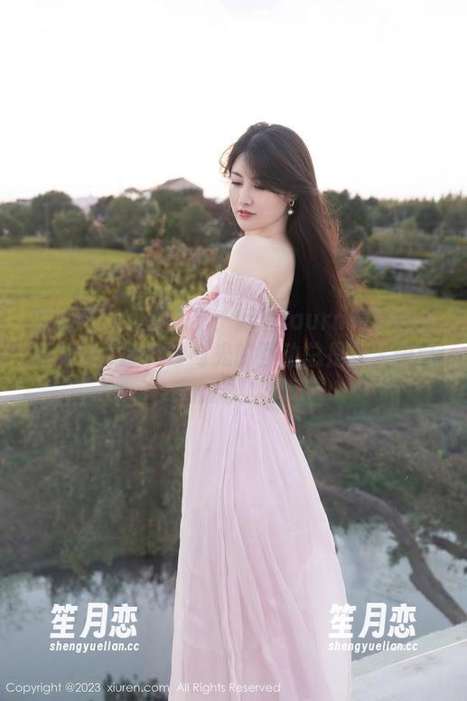 秀人网-laura阿姣 秀人网 - 大漠花影:翻看laura阿姣的滴滴旅拍原图,沙与光的互动总是让人侧目。