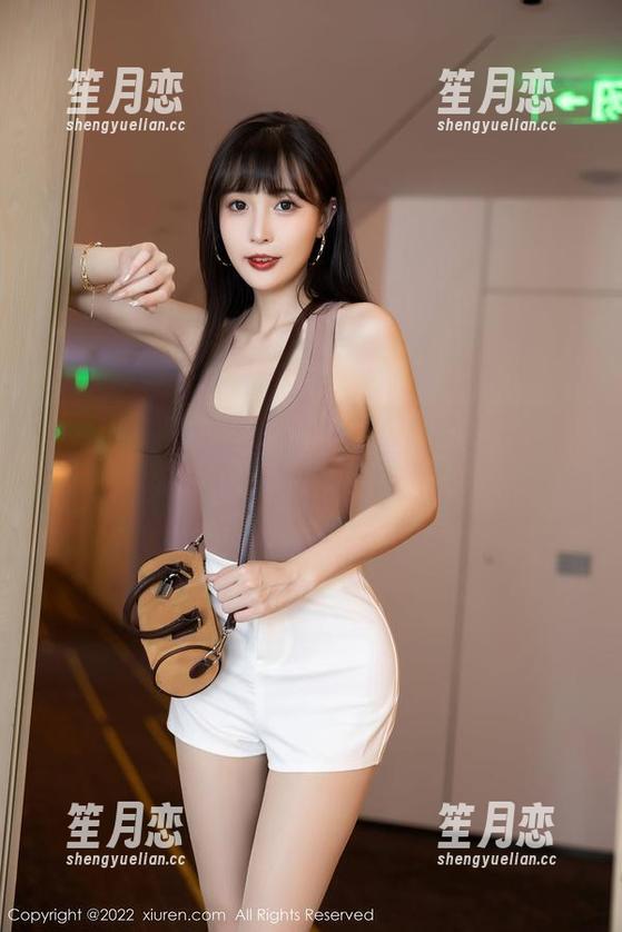 秀人网 - 不走寻常路的伊小七MoMo，网袜大集合，无圣光再现奇遇记