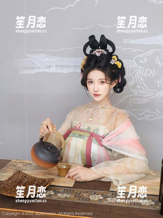 秀人网 - 一不留神，伊小七MoMo的全套美脚原图就干扰了我的视线。