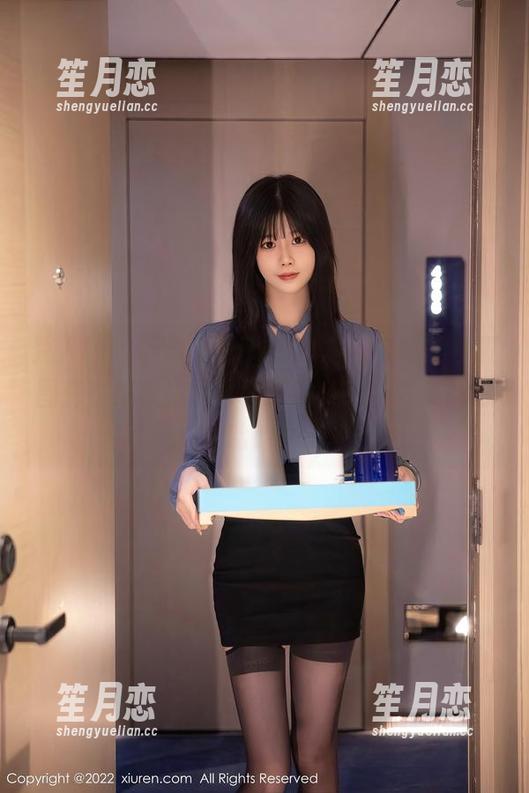 秀人网-杨晨晨sugar 秀人网 - 杨晨晨sugar领着我去她的写真图库,结果我只盯着那完美的丝袜美腿哈哈哈!