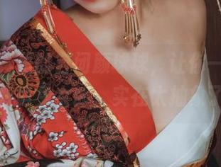 定制写真里的自闭颜球球，让你一眼难忘的赛博兔女郎，实在太抽象了！