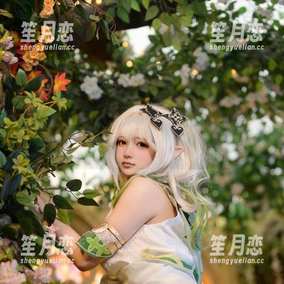 莱可Raika的修女图片：都说不接触世俗，这明明是在给时尚铺路啊！