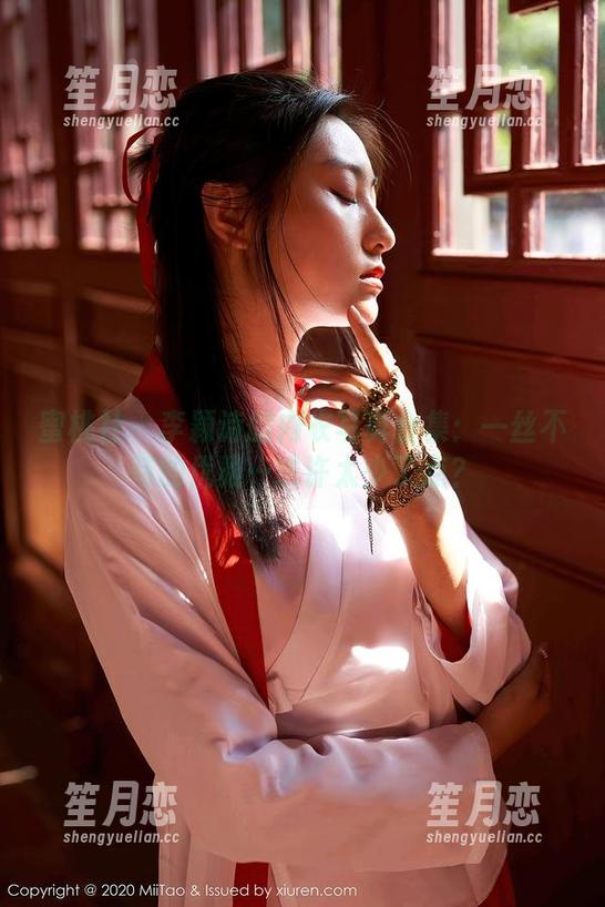 蜜桃社-李颖诗 蜜桃社 - 李颖诗的内衣写真合集:一丝不苟的优雅…或许太少了点?
