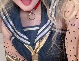 贝贝琪Becky的黑辣妹cos：每张图片都是隐秘的邀约