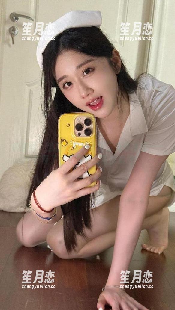 轩子巨二兔 微密圈 - 当白裙与轩子巨二兔碰撞后……别等了,下载她的写真集吧!