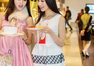 青豆客 – 张雨涵的在线修女日常：美图背后的“圣女奇遇记”