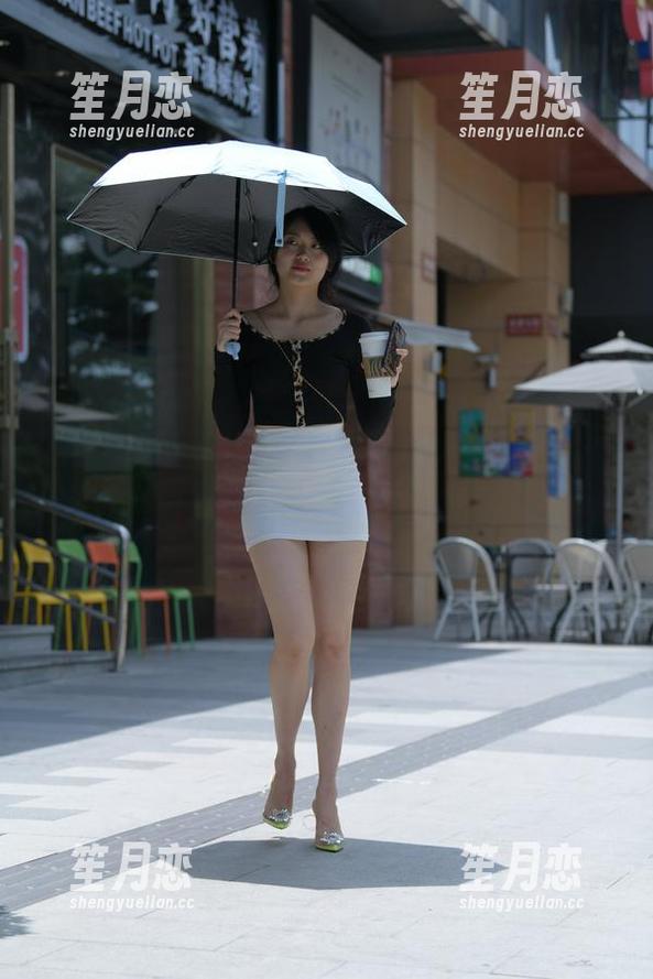 魔镜街拍 - 上午没有喝咖啡，晚上得靠婷婷的包臀灰裙美图提提劲，下载再说！