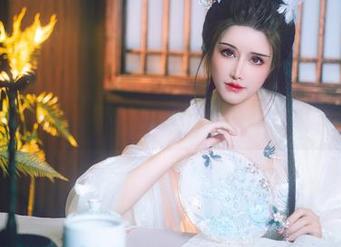 说说鹿八岁baby，人人都在抢福利，却只想要那双迷人长腿