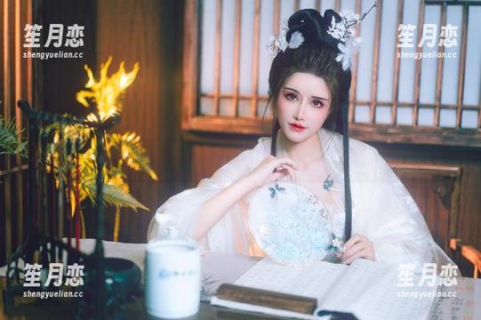 鹿八岁baby 说说鹿八岁baby,人人都在抢福利,却只想要那双迷人长腿
