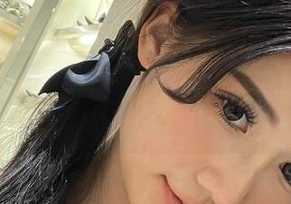 微密圈 – 作品围绕的绿色白色蕾丝，黎允熙baby每一次都在我的期待之中。